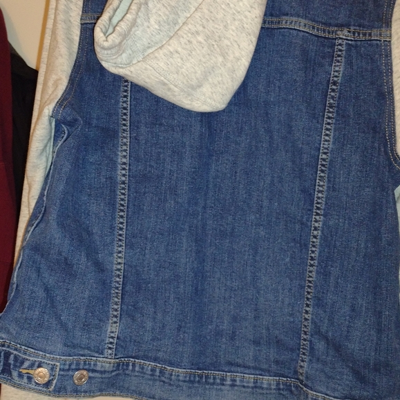 Jean Jacket - Picture 3 of 4